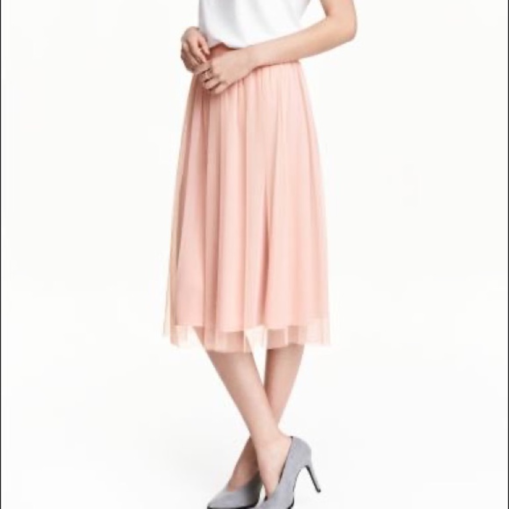 H&M Tulle Millennial Pink MIDI Skirt (Carrie Bradshaw Skirt)
